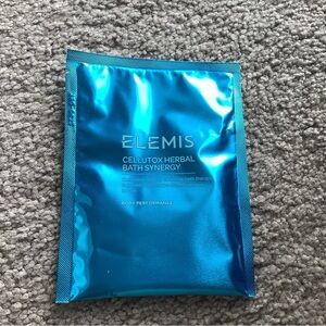 Individual packet of ELEMIS Cellutox Herbal Bath Synergy